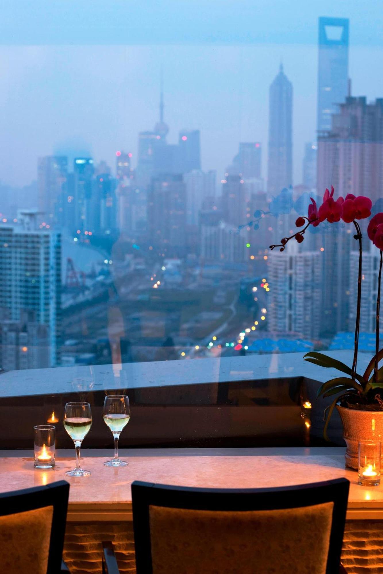 Sheraton Grand Shanghai Pudong Hotel & Residences Exterior photo